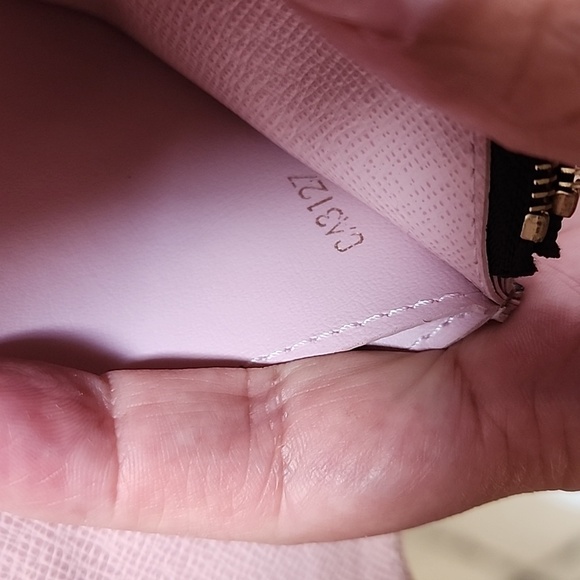 Authentic Louis Vuitton Caissa Damier Wallet - Picture 8 of 12